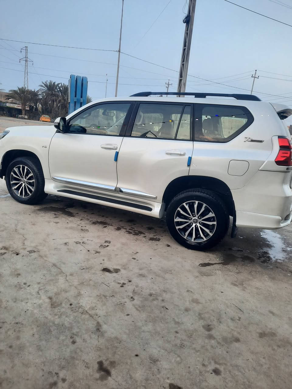 السلام عليكم ورحمة الله وبركاته....برادو 22. فول مواصفات كفاله عامه  TXS
السعر 42 الف 
رقم بغداد سنويه وهزه جديد  سياره كلش نظيفه وحلوه استخدام شخصي 
 رقم الهاتف ***********
السونار ع الخاص
