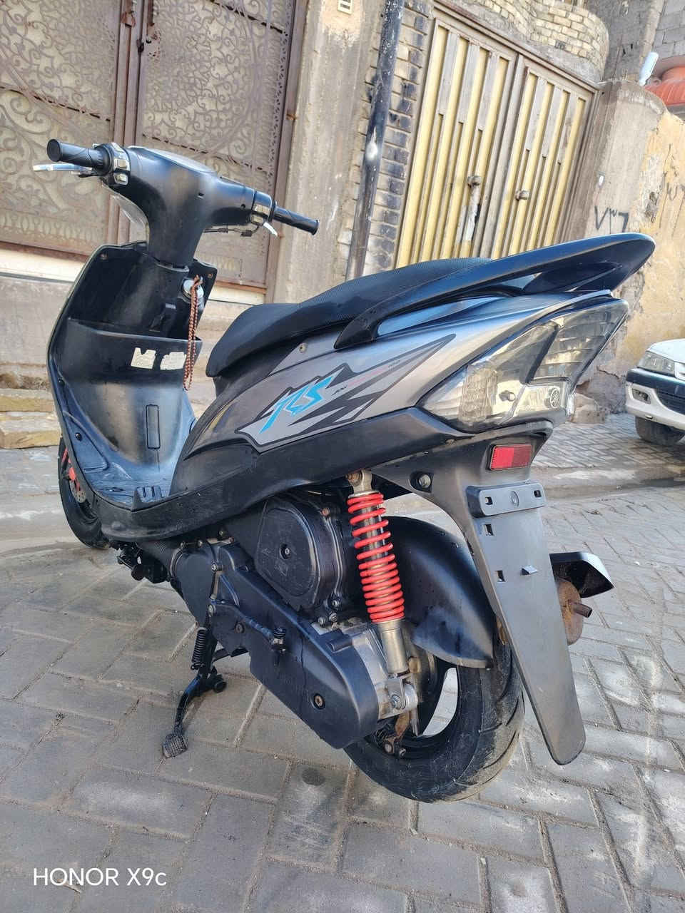 سلام عليكم ماكس عدلا البيع صارله اربع تشهر دراجه جديده تجي وشوف بعينك مكفوله مكان بغداد وشراي يتصل *********** واتساب
