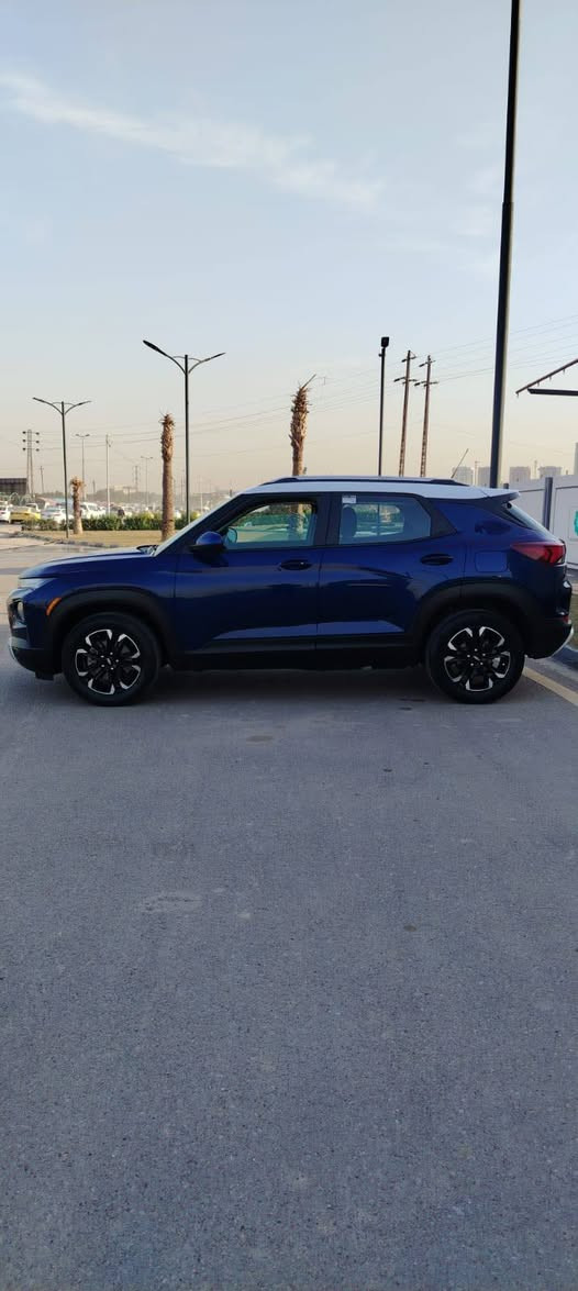 شوفرليت تريل بلايزر 
الموديل 2023
اللون حبري محرك 1300تيربو 3سلندر
ماشيه 50الف ميل
مرقم بغداد جديد
صور السونر مرفقه 
بصمه وشاشه وتشغيل عن بعد كار بلي كامره السعر 134$ورقه 
للاستفسار/*********** بغداد, العراق
