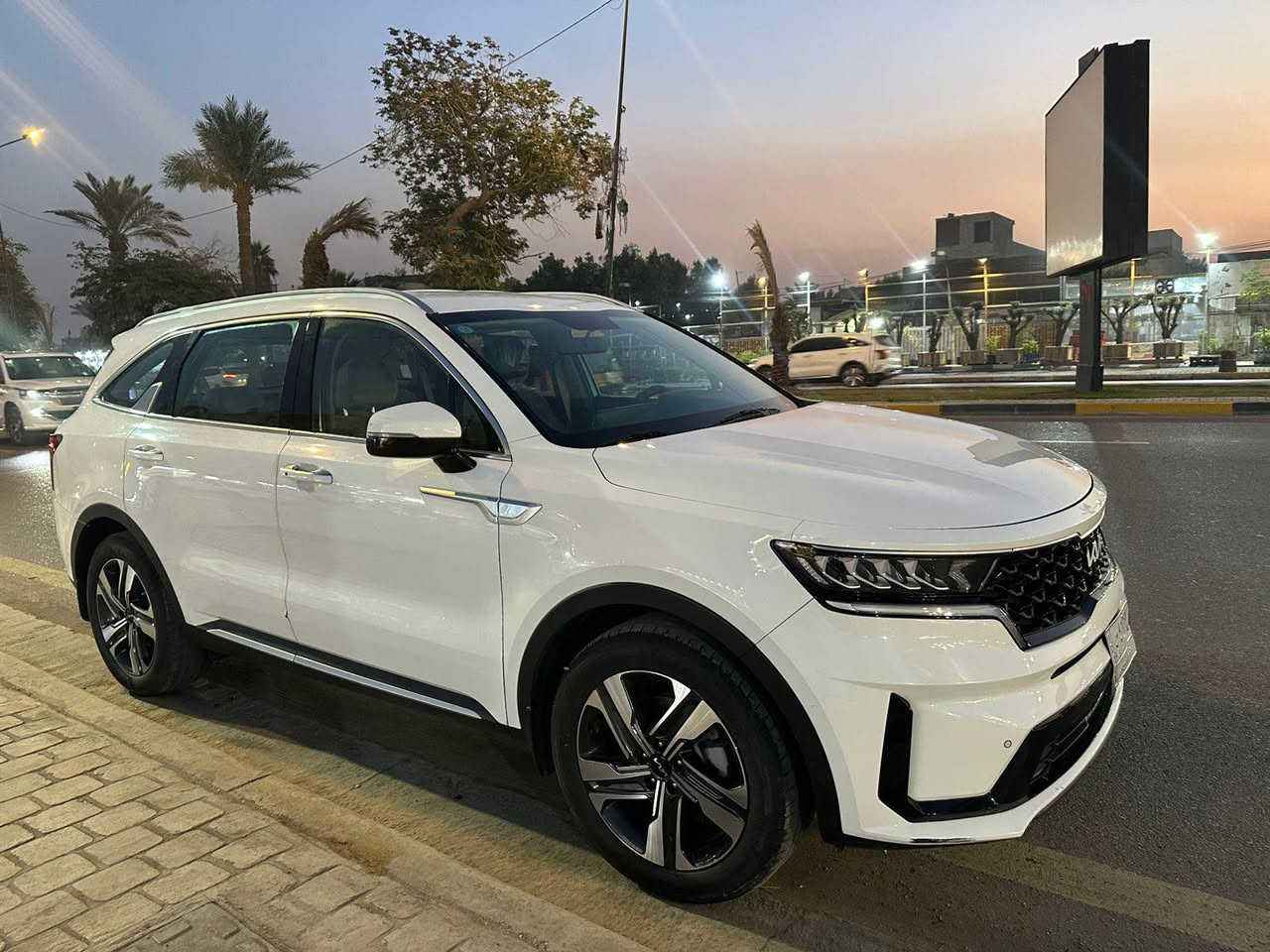 سورنتو موديل 2023
خليجي 
ماشية 51 كم 
4 سلندر حجم 2500 mpi 
7 راكب 3 قطع تبريد 
بعدها بالضمان شركة suv 
حساسات امامية خلفية 
كامرة بصمة تشغيل عن بعد جام اوتو عند بعد 
قمارة حديد 
سايد بريك رجل 
كشن السائق والخلفي كهرباء 
الكشنات شامواه 
رقم بغداد 
مكانها بغداد 
بيها طخات موضحة بالصور 
بدون صبغ او تعديل 
السعر 257$ 
رقمي ***********
