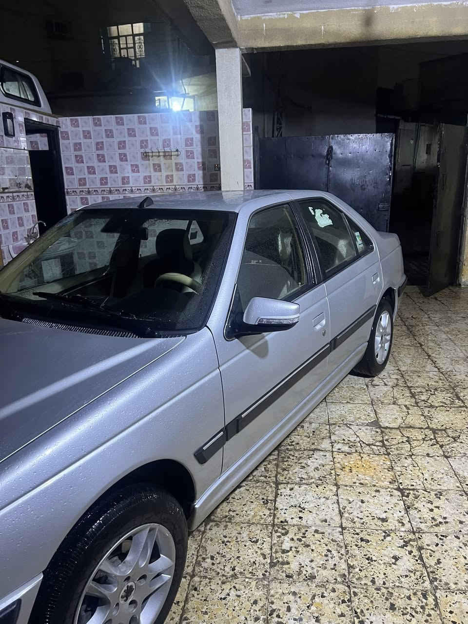 السلام عليكم بيجو بارص موديل 24بيها باب مال عبري معمر العنوان البصرة مشراق القديم  السعر 70وبيها مجال
الرقم ***********
