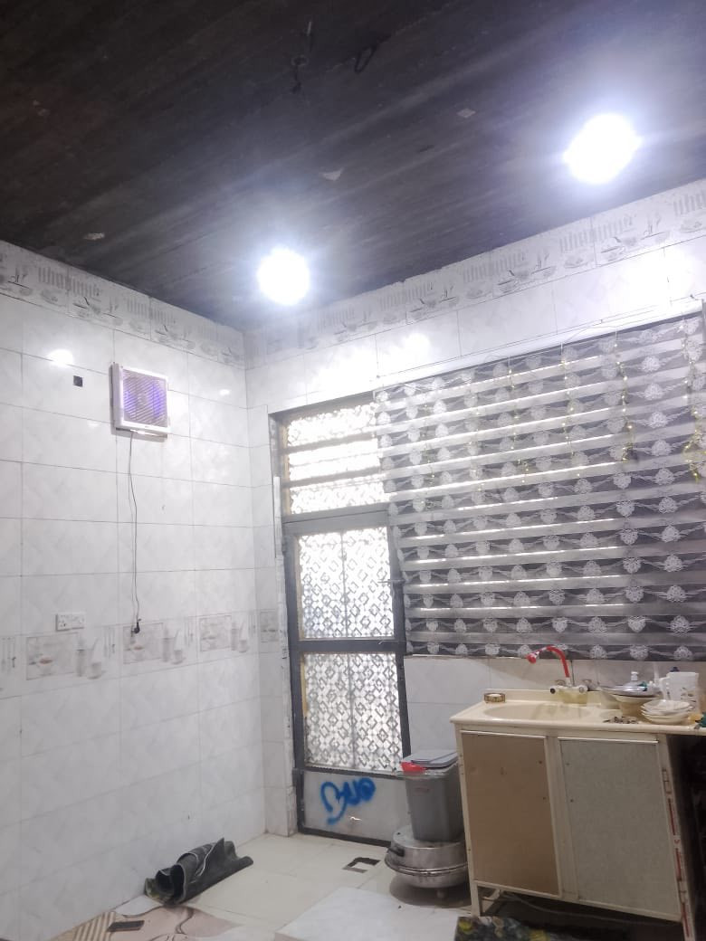 يالله سلام عليكم يوجد الدينه بيت تجاوزفي البصره حي الحرار بيت جديد توه مبني صب كونكريت وصاير بنص البيوت الصوالين الب حي الحرار ما بين تجاوز البيت كلش نضيف وهاي الصور مالته البيت وتواصل على الرقام تاليه ***********//***********عقارات أبوعلي الجابري
