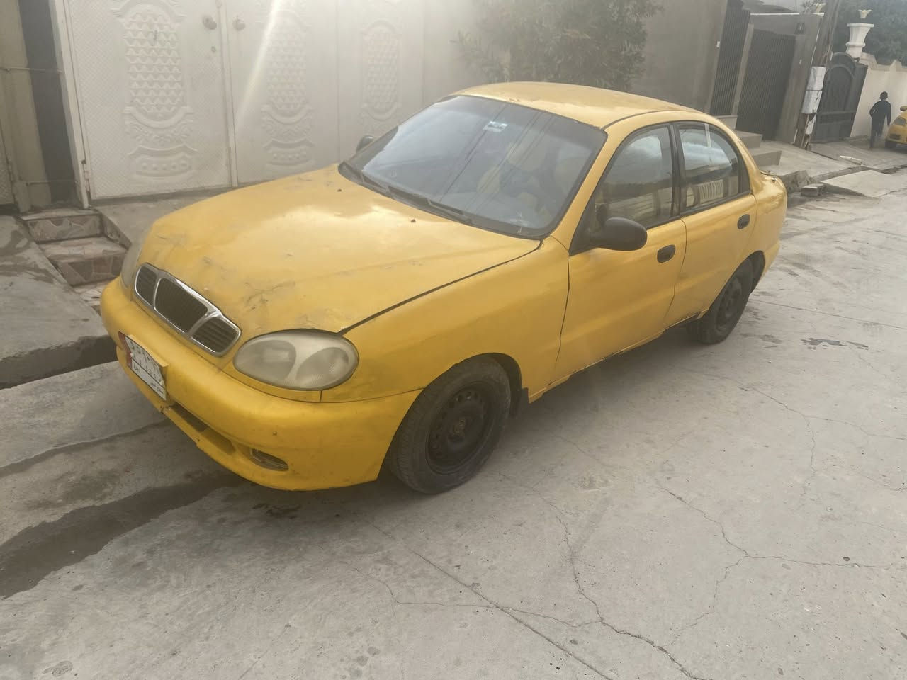 سلام عليكم    دايو لانسو    موديل 97  سيارة جاهزه بس يحتاج عيار
كلاج رقم صلاح الدين سنويه كارتوني احمر
صاحبها موجود كركوك حي العسكري شرط وكله والباقي ابيع جف تراب سعر ستوته 15 ورقه بي مجال قليل *********** 
مامتوجد عل فيس
