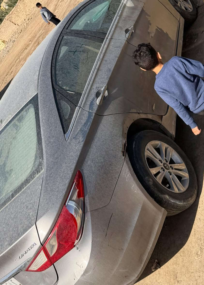 ‏سيارة سوناتا خليجي موديل 2011   حداديه وتبريد جاهزه  العنوان ناصرية السيارة قاصرين بعد 8 اشهر وتداور أتعهد بالأصوليات والمداور. المكينة بيها گازكيت 
رقم الموبايل ***********
السعر 80 ورقة وبيها مجال
