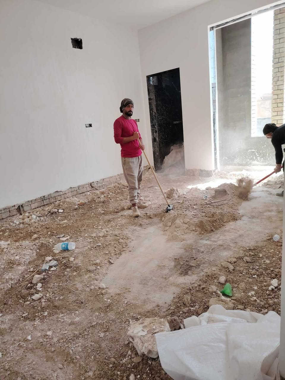 سلام عليكم  / يوجد كادر عمل جاهز/ تصعيد مواد/ تنضيف بيوت/ تفليش/ تكشيط/ تنضيف حدائق/ دفن نهري  / شقلنه ليل ونهار   /ومعداتنه جاهز/ ماعليك بس تصال على رقم  /     *********** /
