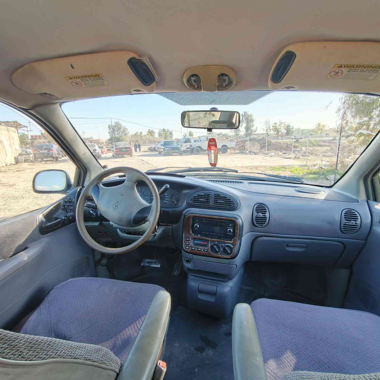 دوج كرفان 
موديل 1996
محرك كير جديده
كهربائيات كلها شغاله تايرات باتري كله جديد
رقم بغداد فحص وكاله من وكيل تحويل من شرعي سعر 22 بي مجال
***********
مكاني تلعفر
