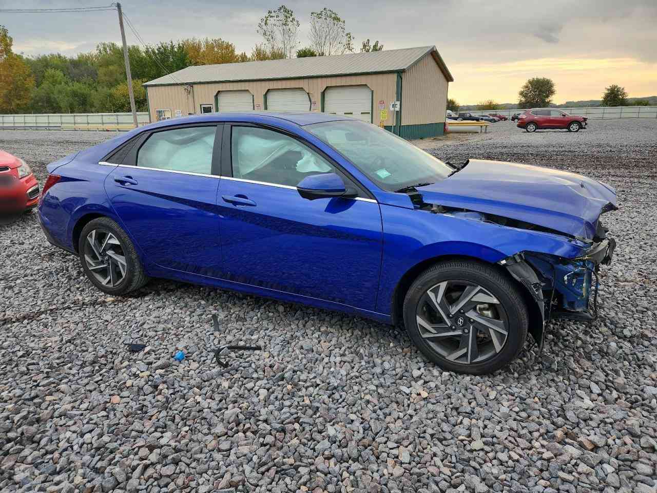 السلام عليكم
للبيع النترا 2024 لمتد فول للأخير اربع كاميرات حادثها موضح بالصور بيها شويه بوجهه الشاصي اليمين شغاله تمشي اليوم وصلت للأردن تدخل شهداء مدة وصول للعراق بعد الاتفاق 7 ايام تقريباً 

سعر مناسب 

استفسار خاص او واتساب او اتصال 

***********
