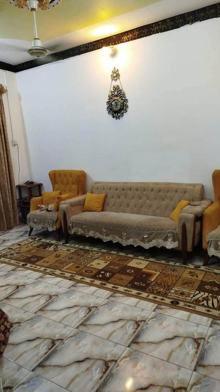 دار للبيع المساحه 100م زراعي كافه الخدمات موجوده ماء كهرباء مجاري انترنت ضوئي ما عدا التبليط البناء طابوك الموقع العكر خلف مستوصف المنصوريه السعر 52 ت ***********
