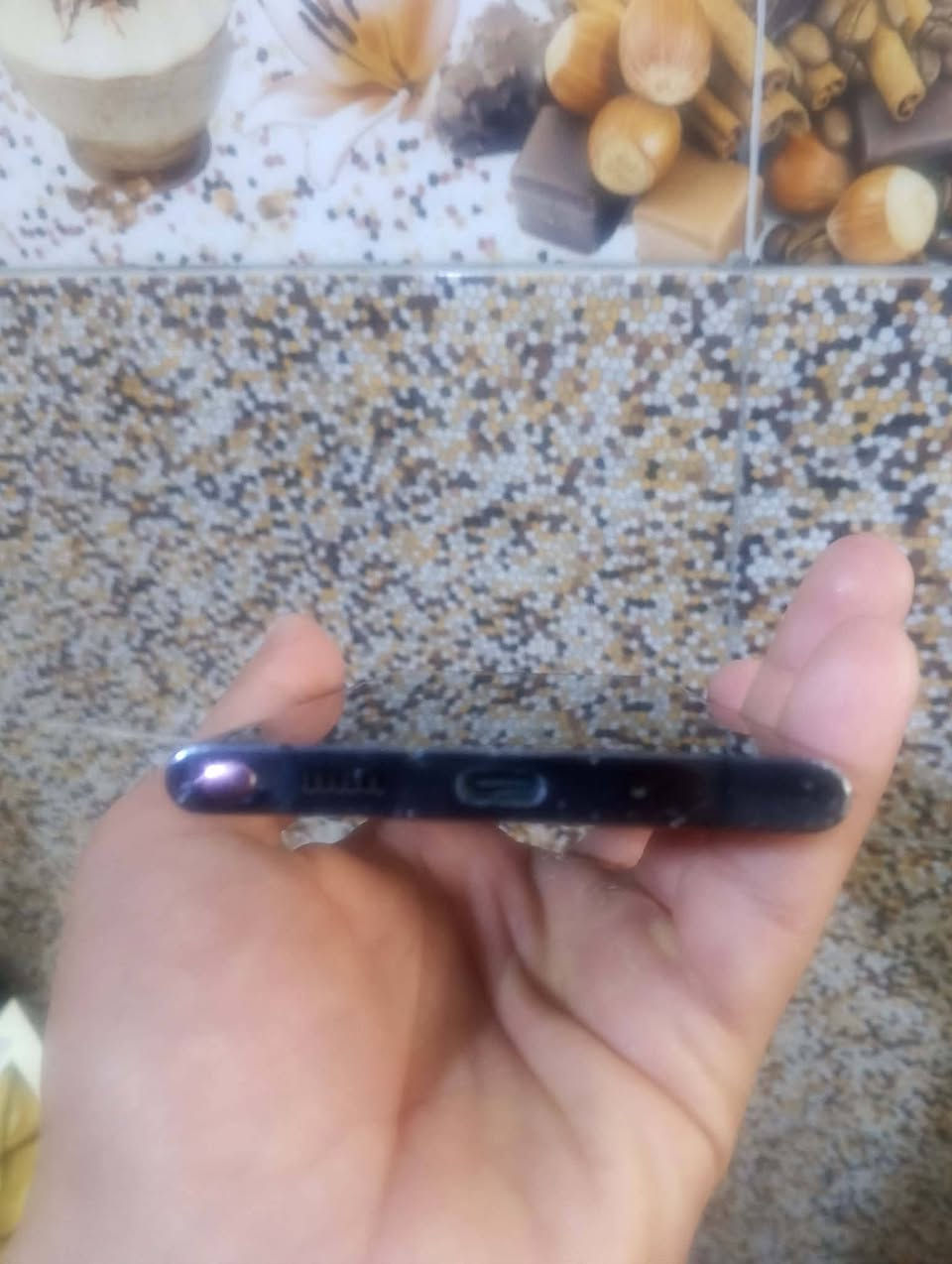 سلام عليكم نوت 20 للبيع ذاكره 256 جهاز نضيف من كلشي تصال كامره كله شغال فقط بي هذا الكسر بشاشه مامثر على كلشي فقط بس هذا بي العنوان بعقوبه طرق والجسور رقم الهاتف *********** السعر 225
