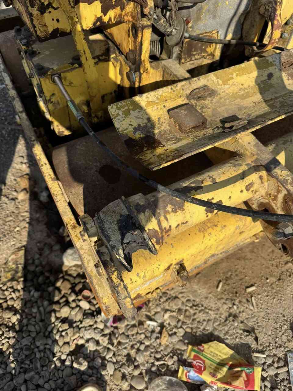 السلام عليكم حادله بوماك.للبيع شغاله هزاز درجه أولى روله 80cm الكزوز موجود فقط الكور يزت دهن ويرادلها فلتر مال كاز . 
والمكينه جديده سلف كامله برغي ما مفتوح بيها . لبيع مكينه ولحادله مابيع بس واحد ثنينهم سويه مكاني موصل حي الحدباء ***********/*********** شراي اتصل
سعرها 15 ورقه وبيها مجال بسيط 🔝
