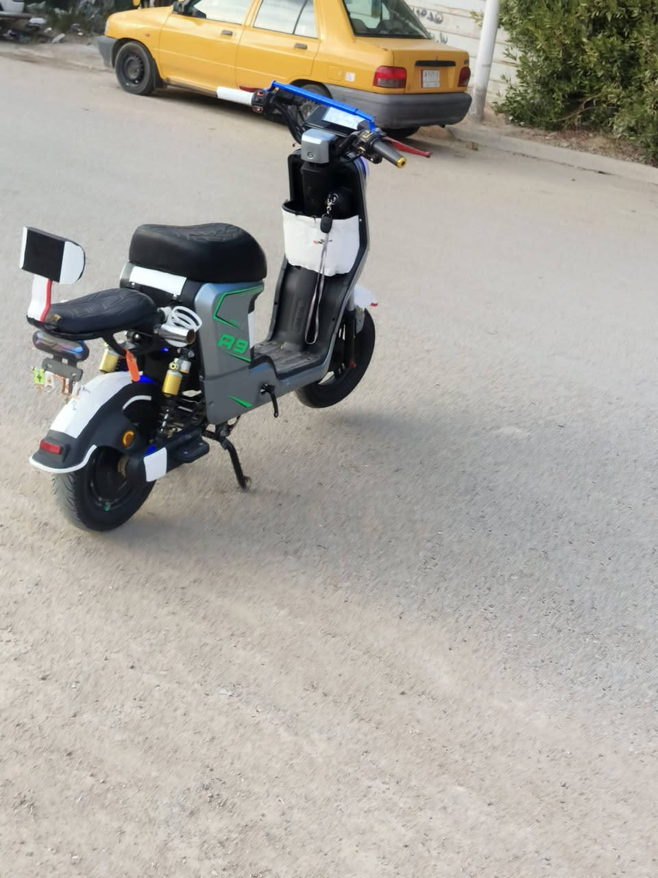 السلام عليكم
دراجه r9 2025 للبيع 5 بطاريات دبل ملف 1200
دبل اشاره لايت عال وناصي 4سرع الدراجه مرتبه 
السعر 410 وبيه مجال المكان حي الجهاد التواصل ***********
