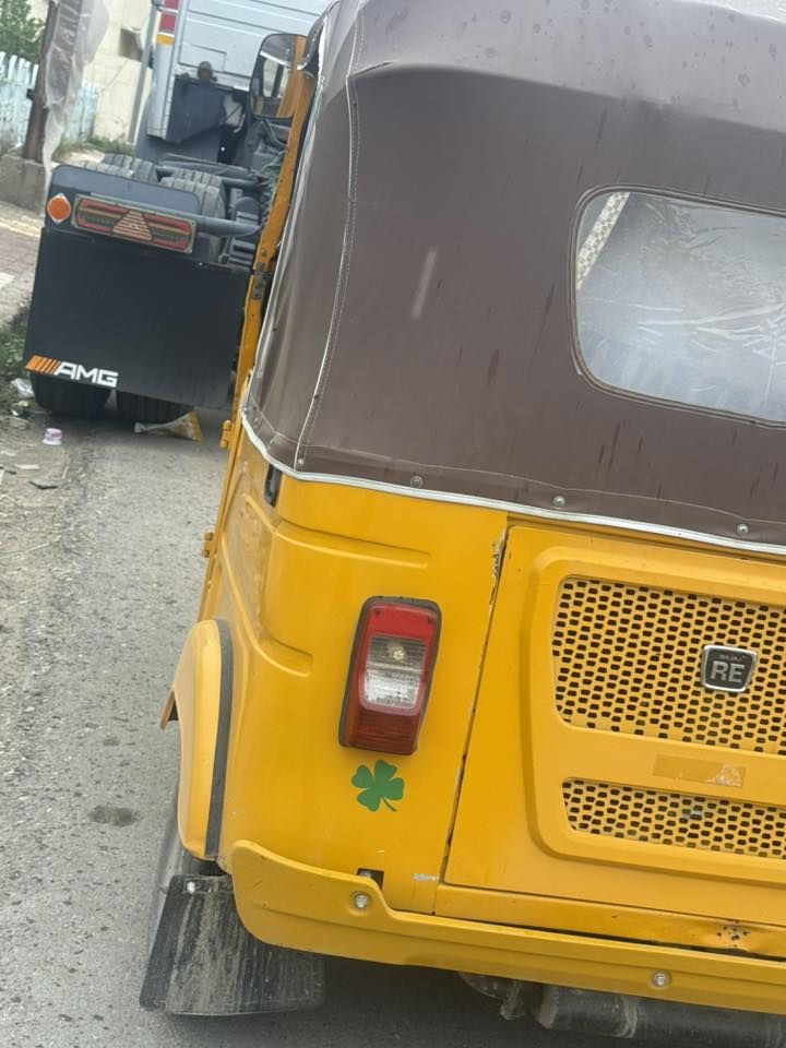 السلام عليكم تكتك 22للبيع اب شهر 10  رقم وسط نكلزي مداور ثاني يوم هاذه رقم صاحبه مكلف بل نشر ***********سعر7
