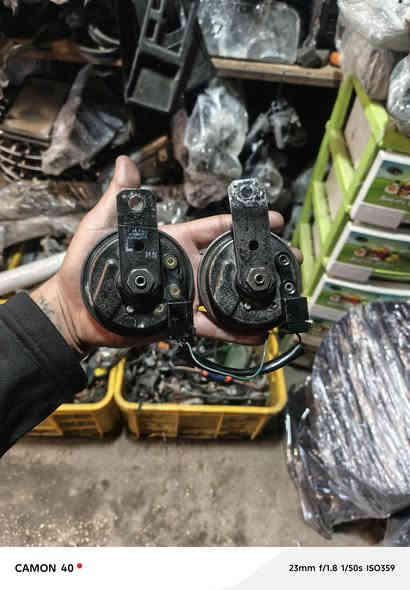 سلام عليكم هورنات سيدان حمره وسوده مكاني نجف ***********
