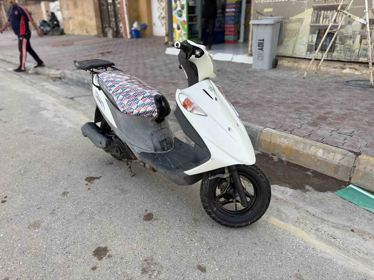 سلام عليكم ادرس قديم نوزل للبيع الدراجه نضيفه لون حليبي بلاد المكينه مفتوحه مكاني كوت طشاش سعر 650بيه مجال مكلف بل نشر ***********
