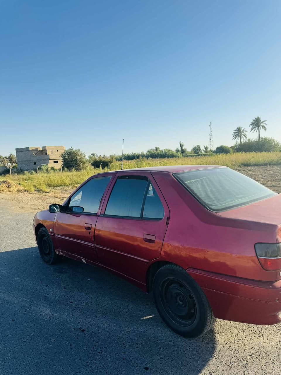 السلام عليكم
بيجو 306
شرط التحويل السنوية موخلصانه
محرك و كير وصدر و تخم تاير جديد 
تبريد ثلج ❄️ 
شوف العين يبري الذمه السعر 33 بيه مجال بسيط 
***********مكانه العلم  تكريت
