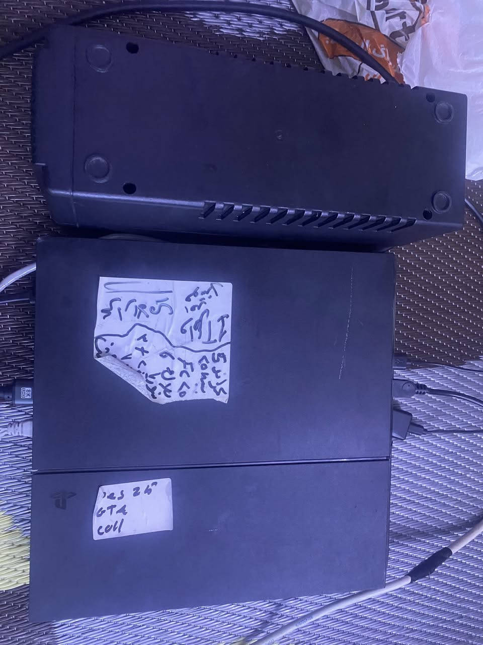 بلي فور للبيع 
البلي نضيف ما مفتوح 
جوستك عدد ٤
مع UBS
قاعدة شحن جوستك
سعره ٢٧٥
مكان بغداد بلديات 
***********
