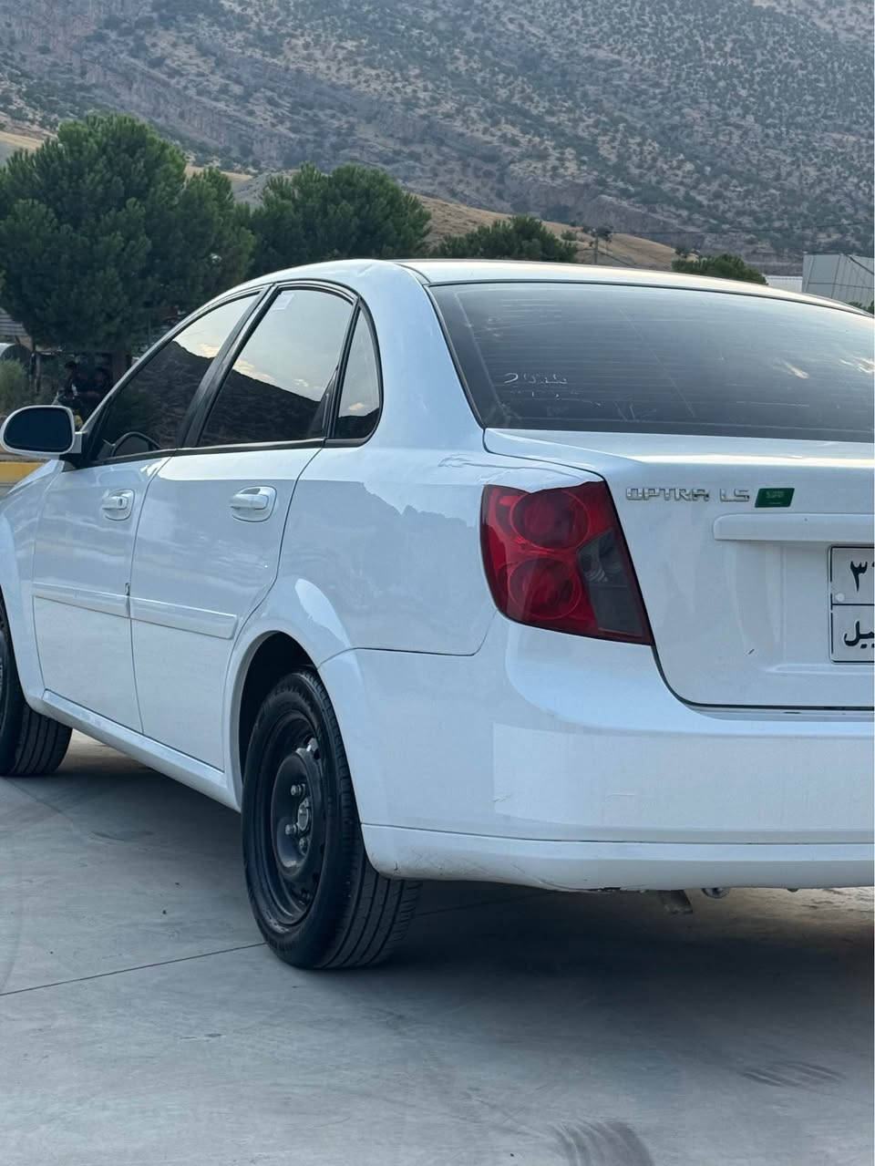 Chevrolet Optra 2010 
بێ بۆیاخ 
بێ تەزرە
گێر و مەکینەی بە شەرت
نرخی ٧١ مەجالەکی زۆر کەم 
ژمارە مۆبایل ***********
تکایە موشتەری تێل بکە جوابی نامە نادرێتەوە أربيل, العراق
