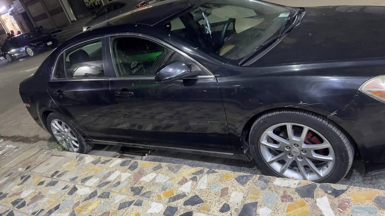 سلام عليكم ماليبو ٢٠١١بغداد بسمي خليجه مكينه ٢٤٠٠مرغوبه سنويه جديده ٢٠٣٠كير مكينه بلاد بدون فتح تبريد ثلج *********** فقط قطع صبغ ولباقي مكفول
