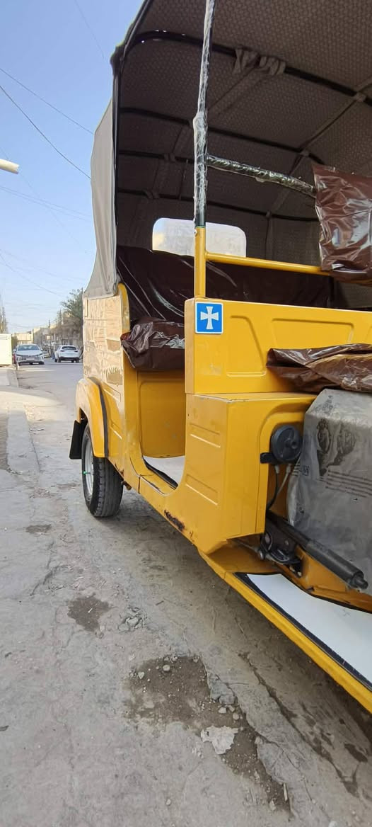 تكتك 20 رقم بغداد انگليزي  وهزة جديدة كفاله عامة كشر ومكينه قطرة صبغ مابيها ولاتعمير..تكتك جديدة مكانها بغداد الشعب سعرها 7800.  وبيها مجال ***********
