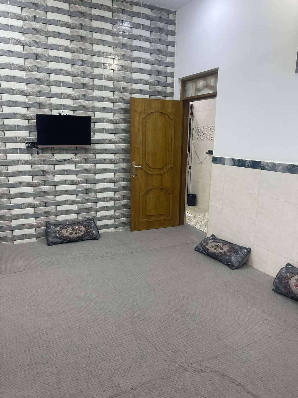 سلام عليكم بيت لبيع طابو بسمي ميسان حي الغدير قرب فلكه القاضي بناء حديث مساحت ١٠٠ متر *********** السعر ب ١١٧ وبي مجال
