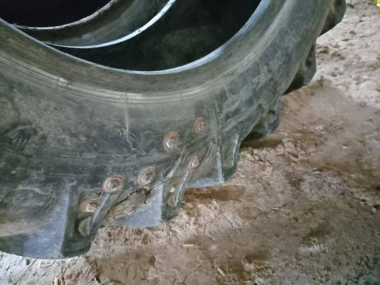 سلام عليكم زوج تايرات حجم 30 مال فوركسن بيهن براغي كما موضح بل صوره الاتصال على الرقم ***********
