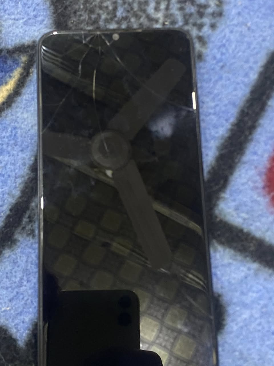 سلام عليكم جهاز انفنكس هوت 30i ذاكره 128 بطاريه 5000 ملي امبير مابدل بي شي بس بي فطر بالشاشه الجهاز مراوس بأيفون ***********
