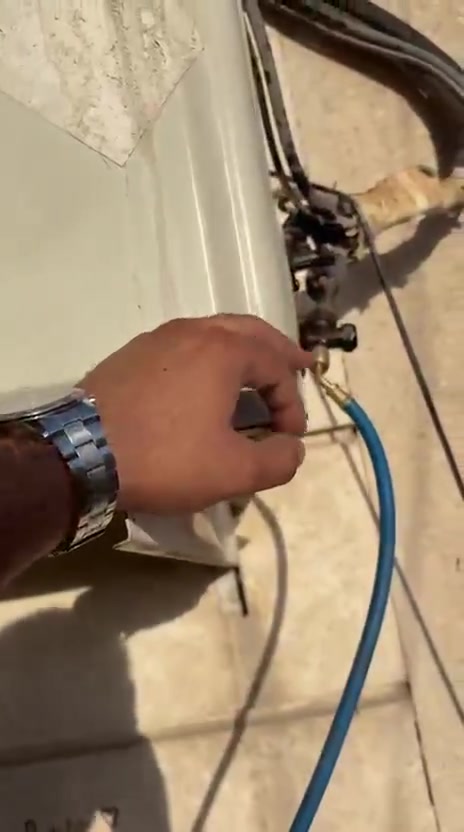 �❄️ شركة المسارات الهندسية للتكييف والتبريد ❄️🚨

✅ خبرة في التجهيز، التنصيب، الصيانة، الغسل الشامل، البيع والشراء والاستبدال
✅ تنفيذ باحترافية عالية وفق المواصفات الفنية
✅ ضمان حقيقي لمدة 3 سنوات على العمل

🔧 نختص بجميع أنواع أجهزة التبريد:
▪️ جداري
▪️ كاسيت
▪️ عامودي

🏢 جميع الأحجام والسعات التبريدية:
▪️ 1.5 طن
▪️ 2 طن
▪️ 3 طن
▪️ 4 طن وأكثر

🧊 نتعامل مع أفضل الماركات العالمية:
Gree | Tosot | Midea | Carrier | York | LG | Samsung

🧪 غازات تبريد أصلية ومعتمدة:
❄️ R22
❄️ R410A
❄️ R32

🧴 أشهر ماركات غازات التبريد العالمية:
▪️ Freon
▪️ FrioJet
▪️ Honeywell
▪️ Chemours
▪️ Arkema
▪️ Floron

⚡ خدماتنا المميزة:
✔️ فحص ضغط وأمبير
✔️ سحب فاكيوم
✔️ ضبط أداء التبريد
✔️ تمديدات مرتبة وعزل احترافي
✔️ بيع، شراء، واستبدال الأجهزة

📲 للتواصل مباشرة:
رقم الهاتف: ***********
🌐 متواجد على: واتساب، فيس بوك، إنستغرامkrar1994n
بأدارة :الاستاذ :كرار التميمي
