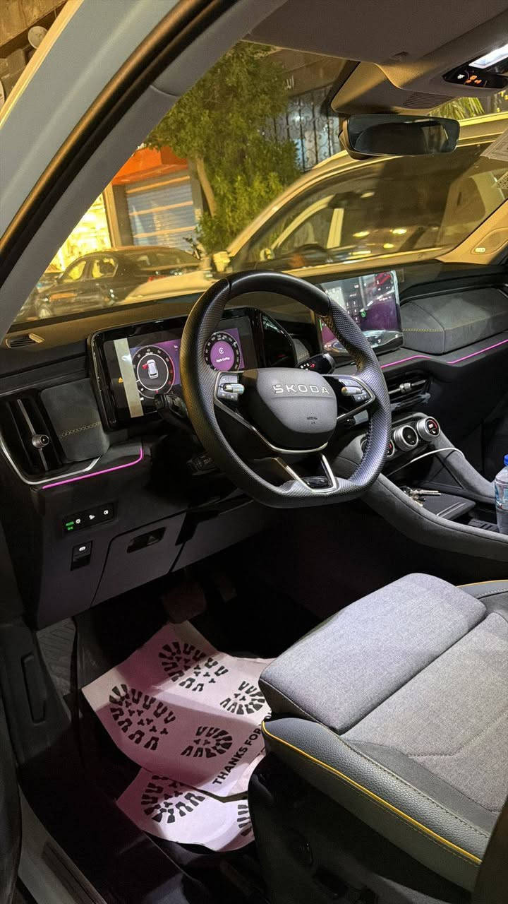 لعشاق الحالات الزيرو 🔥
Skoda kodiak2025
سكودا كودياك 2025 الفئه التانيه (لونج) 
عداد 4000كم فقط بدون اى ملاحظات
(فتحه سقف بانوراما، كراسى كهرباء مزوده بالتدفئه ودعم القطانيه، تكييف اتوماتيكى ثلاثى، كاميرا 360درجه) 
رخصه سنه مرور الشيخ زايد
شراء تكمله اقساط
معاينه الشيخ زايد
السعر: 2.550.000
قابل للتفاوض البسيط عند المعاينه
للتواصل فون او واتساب01032153124
01271340416 السادس من اكتوبر, الجيزة


**إذا كنت صاحب هذا الإعلان وتريد حذفه لأي سبب، رجاءا أرسل رسالة إلى الدعم الفني**