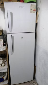 ثلاجة • للبيع