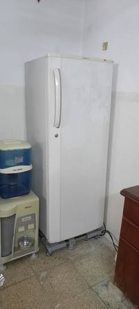 ثلاجة ال جي • شرط التجميد • متر ونص