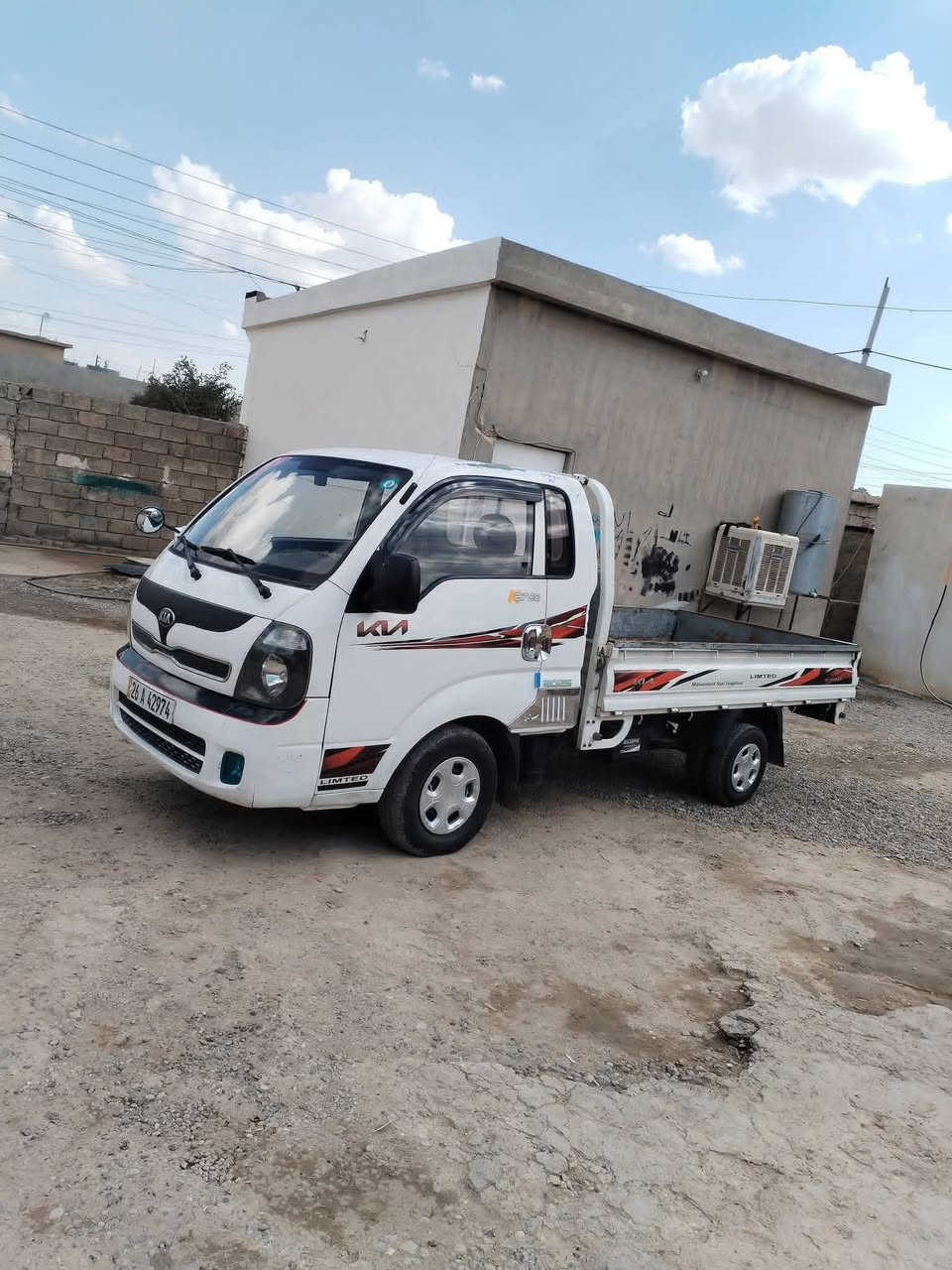 سلام عليكم كيه موديل 2014 رقم صلاح الدين دولي سنويه ل 29 وهزه ل 27 جديد تحويل تريد وكاله  سياره كير محرك 2700 اكسن شاصي صدر اربع تايرات الخلفيه جدد بس المامي  نص جوه نص كهربائيّات كلها شقاله ريمول داخل جلد بيه مكانين صبغ حك خمس اصابع مشر بل منشور سياره مال شقل البيع ومراوس حسب القناعه مكان الشرقاط الشراي يتصل عل
*********** 

***********
