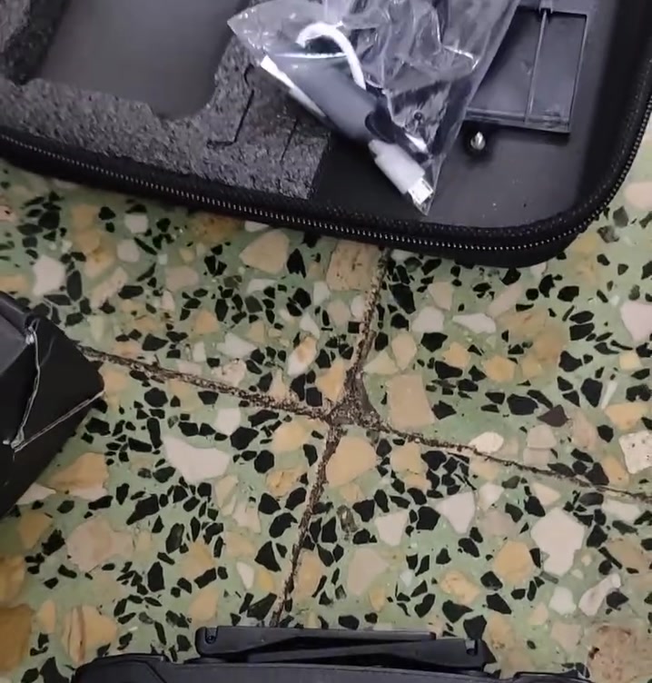 الكمية محدوده جدا والسعر بلاش  25 الف مع التوصيل لحك اكتب تم وحصلك قطعة
درون E88 نوفا يجنن اصدار 2026 جديد لوك تعليمي اصلي حتا سيريل نمبر بيها شرط الشغل والطيران شوف الفيديو 
تنربط عالموبايل تصوير فيديو وصور دبل كامرا والسعر واصل لباب بيتك 25 الف اعتمد ولحك احجزها هسه وبلعافية
توصيل متوفر لكل المحافظات.


**إذا كنت صاحب هذا الإعلان وتريد حذفه لأي سبب، رجاءا أرسل رسالة إلى الدعم الفني**