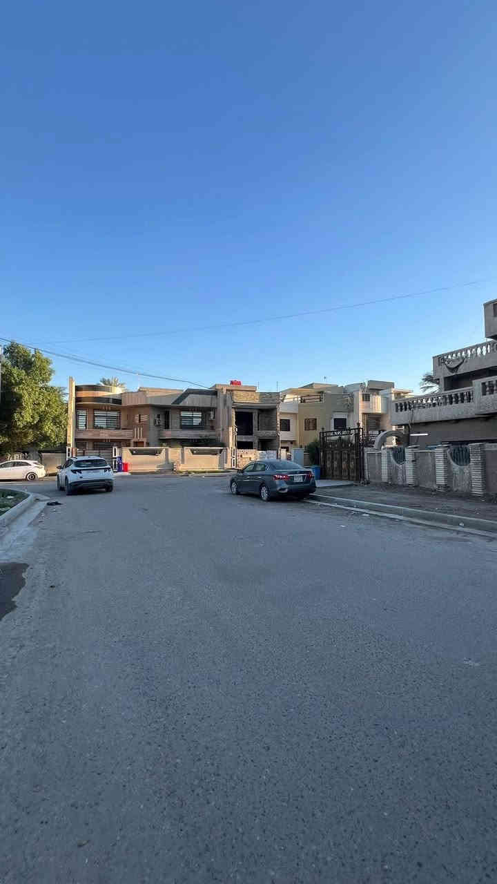 #مكتب_الودق_للعقار
دار للبيع شارع فلسطين شارع قدوري المساحة 141 متر موقع مميز شارع عريض /رصيف عريض /قريب من الشارع العام 
واجهة 9.50 متر 
نزال 15 متر 
يحتوي على حديقه /صالة/مطبخ/خدمات/منور/4 غرف نوم 

#للأستفسار_يرجى_الاتصال_او_المراسلة

☎️مهندس مصطفى واتساب ***********

او زيارة موقع المكتب 

♦️شارع فلسطين /حي المستنصرية قرب كلية الرافدين / عمارة فرمان

♦️لارسال عروضكم السكنية والتجارية يرجى ارسالها على هذا الرقم 
♦️📱واتساب ***********
