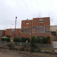 بيت للبيع مساحه 150متر متكون 5 غرف 3فوك  2جوه  مكان  ثوره شارع العريض ...