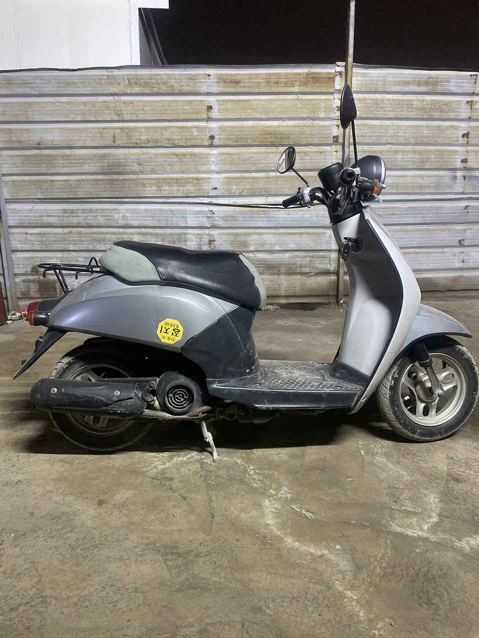 سلام عليكم للبيع لو مراوس سويج بسويج قطعه نادره هونداي تودي ياباني كابريتر كفاله عامه مكينه ناعمه مامفتوحه برغي واحد مامفتوح كلها بلاديه تجي تفحص وترايك وين ميعجبك سرعه 60 مكينه مو خبط تختلف عن مكينة الدراجات ال 60 سعر 550 وبيها مجال مكاني بغداد الغزاليه *********** بي واتساب
