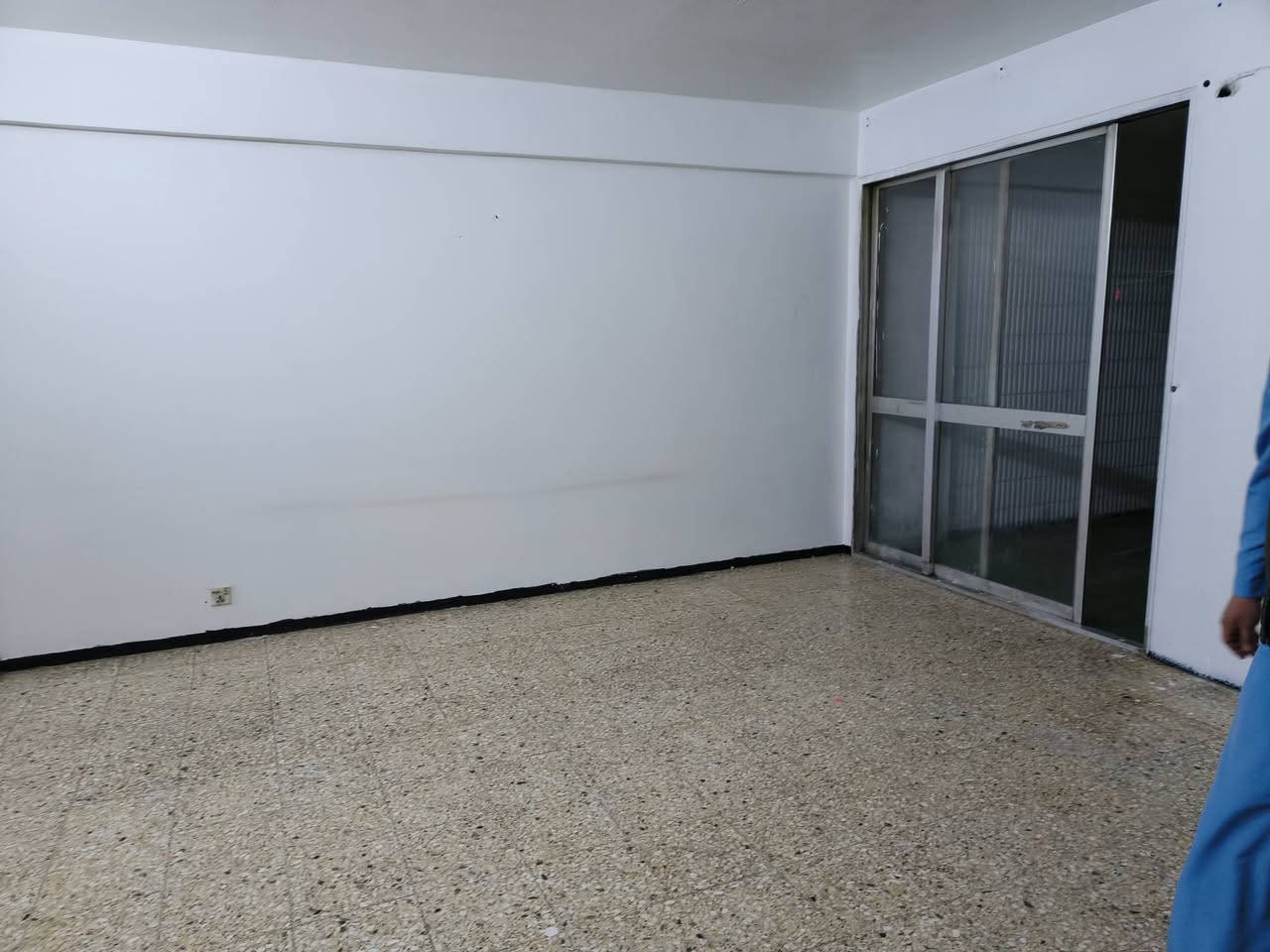 شقة للايجار مجمع الصالحية
واتساب ***********
مجمع الصالحيه الحمر بالقرب من هايبر ماركت الصالحيه
