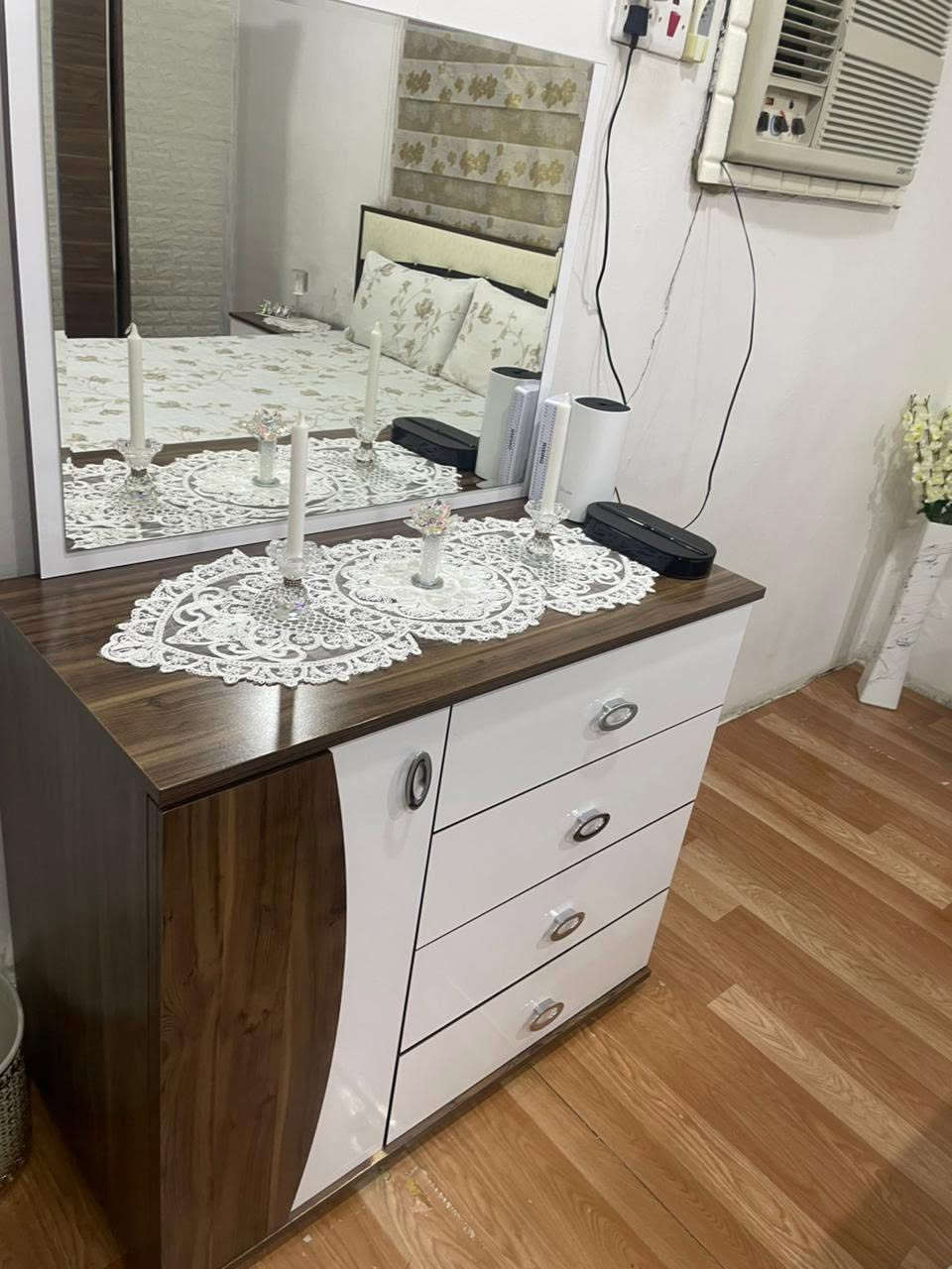 السلام عليكم  غرفه تركيه للبيع 6قطع الاستفسار ***********
