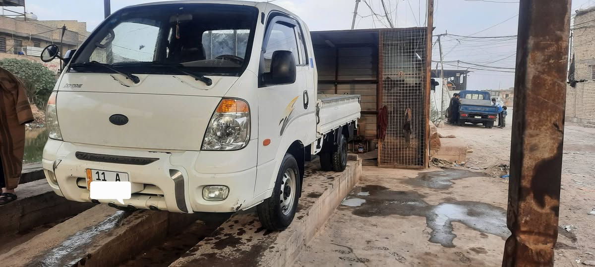 سلام عليكم
كيا بنكو موديل ٢٠٠٧ 
رقم بغداد بسمي تحويل ثاني يوم 
مكينة ٣٠٠٠ مشترك سياره مكفولة كشر وشاصي 
السعر ٨٨ وبيه مجال 
العنوان بغداد مدينة الصدر 
***********الرقم
