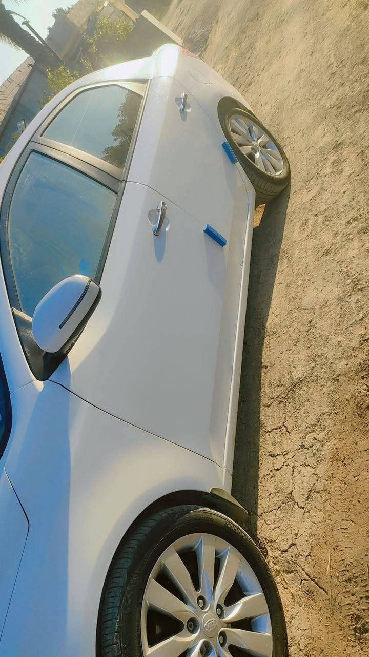 السلام عليكم 
سيراتو 2011 خليجي
محرك 1600
رقم سليمانيه
بيهه اربع اصابع ب النجطه فقط البقيه كفاله ع السونار 
سياره جاهزه 
 باسمي تحويل ثاني يوم 
فول مواصفات عدا فتحه
مري شفط واشاره 
كامره دواره 
شاشه أبل 
السعر 110 وبيه مجال حك جيه
العنوان بغداد المحموديه سريع الدولي
***********
