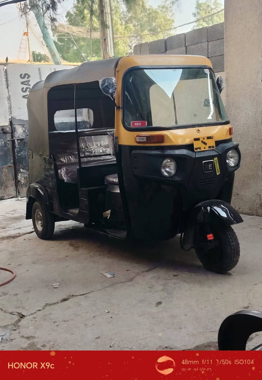 السلام عليكم تكتك موديل 15شهر 12 مكينه نضيفه محدثه 18 مصبوغه عام الجماليه  تكتك موضحه بل صور الشراي يخابر ***********
