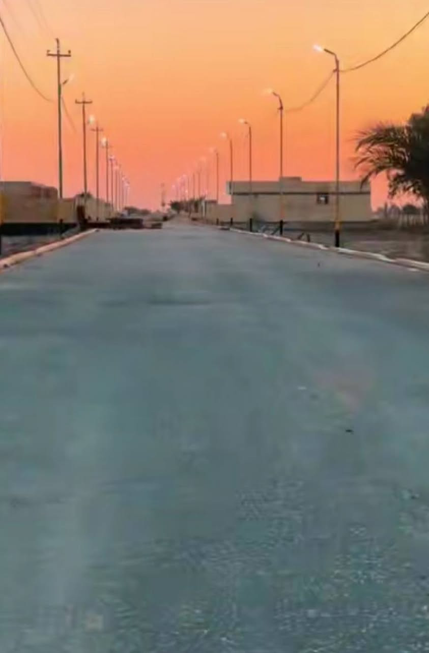 قطعة ارض 212 متر للبيع في مجمع سعيد السكني النموذجي سند 25 تحويل مباشر مجمع متكامل الخدمات يتكون المجمع من ماء وكهرباء ومجاري وتبليط وناره ليليه عرض الشارع 20متر للتواصل ***********
