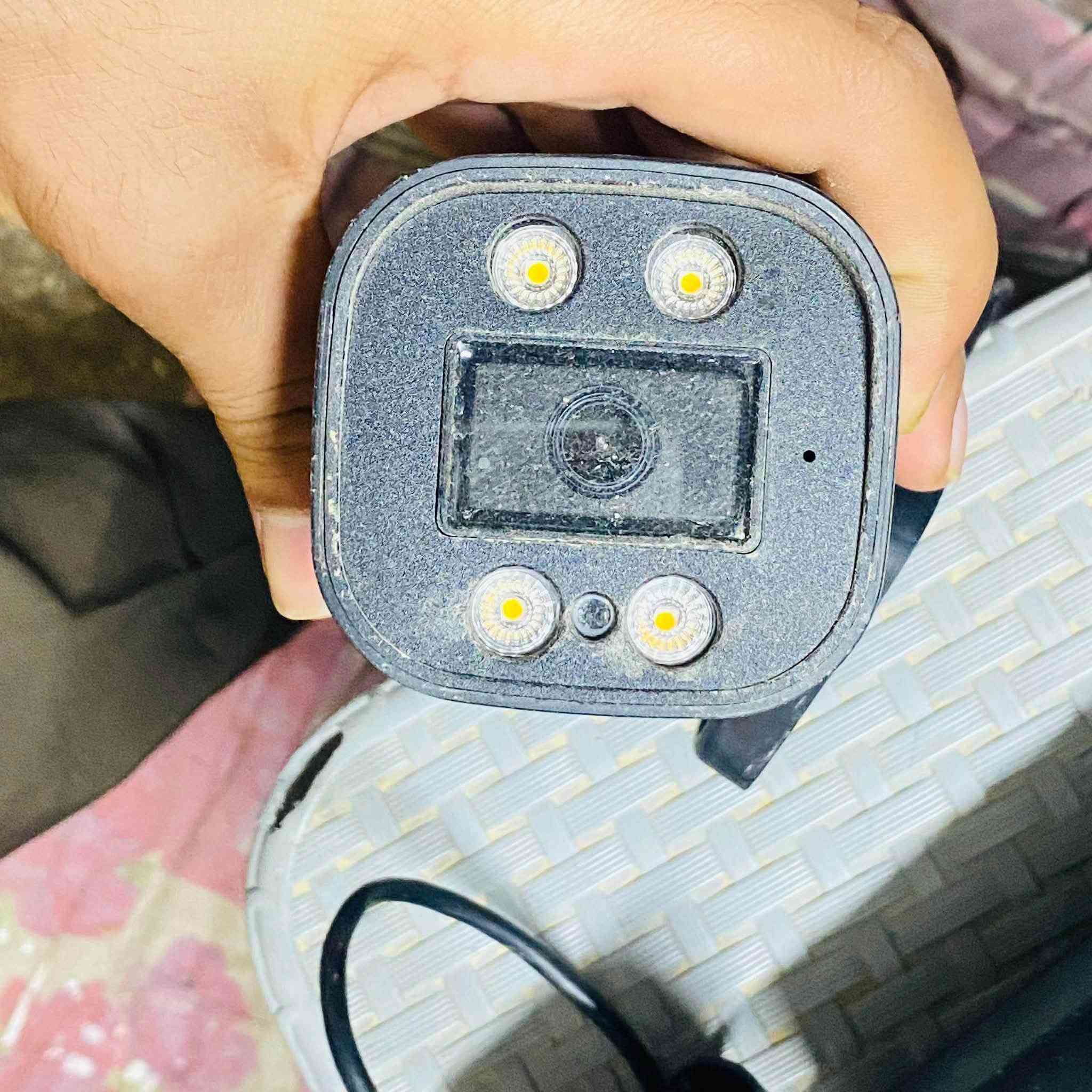 كاميرات للبيع اربع قطع مع وايرات  ومستخدمات اقل من شهر 🔴


**إذا كنت صاحب هذا الإعلان وتريد حذفه لأي سبب، رجاءا أرسل رسالة إلى الدعم الفني**