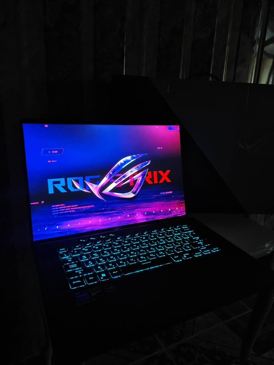 🚀 ASUS ROG Zephyrus G16 (Slim & Powerful Beast) 🚀
💻 المواصفات / Specifications / تایبەتمەندییەکان:

​CPU: Intel Core i7-13620H (13th Gen)

​GPU: NVIDIA GeForce RTX 4070 (8GB VRAM)

​RAM: 16GB DDR4

​Storage: 512GB NVMe M.2 SSD

​Display: 16.0" WUXGA (1920x1200), 165Hz, 16:10 🖥️

​Battery: 90Wh 🔋

​🇸🇦 العربية:

الجهاز مستخدم نظيف جداً وبحالة ممتازة! تصميم نحيف وأنيق مع أداء جبار للألعاب الثقيلة، المونتاج، والهندسة وبسعر مميز.

​☀️ کوردی:

لاپتۆبێکی بەکارهاتووی زۆر خاوێن و بێ کێشە! دیزاینێکی تەنک و سەرنجڕاکێش، ئەدایەکی یەکجار بەهێز بۆ یارییە قورسەکان، مۆنتاژ و ئەندازیاری بە نرخێکی گونجاو.

​☎️ للتواصل / بۆ پەیوەندی (WhatsApp & Messenger):

📞 ***********

​📍 الموقع / ناونیشان:

كركوك، بنجا علي / کەرکوک، پەنجا عەلی

​👑 Khubaib Laptops - شركة خوبيب للابتوبات
