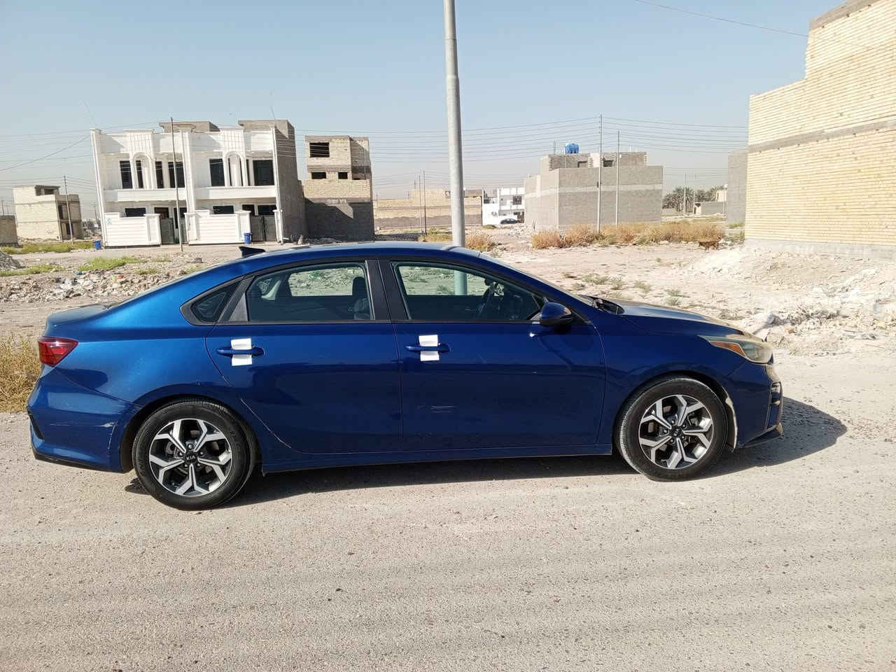 السلام عليكم كيا فورتي 21 بدون ايرباك بس البنيد + بارد بل جاملغ الخلفي مامصلح  نص فول شمالية  كير مكينة بلادي السعر 138 وبهه مجال رقم الهاتف ***********
