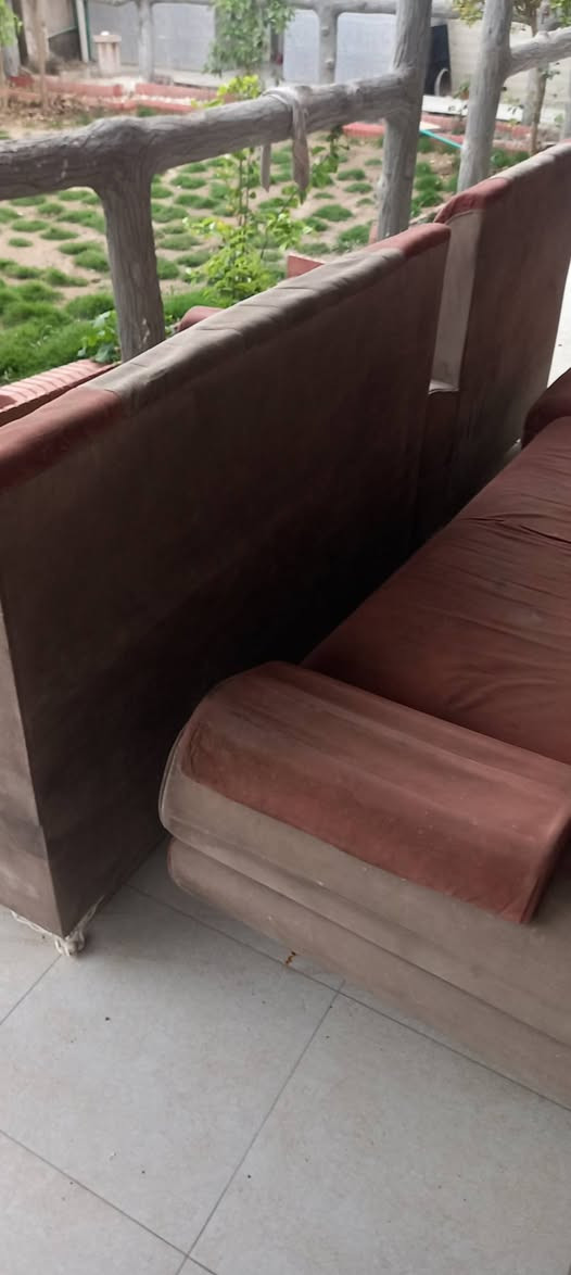 السلام عليكم تخم للبيع 10مقاعد 
سعره 100 و بي مجال 
رقمي واتساب 
***********
