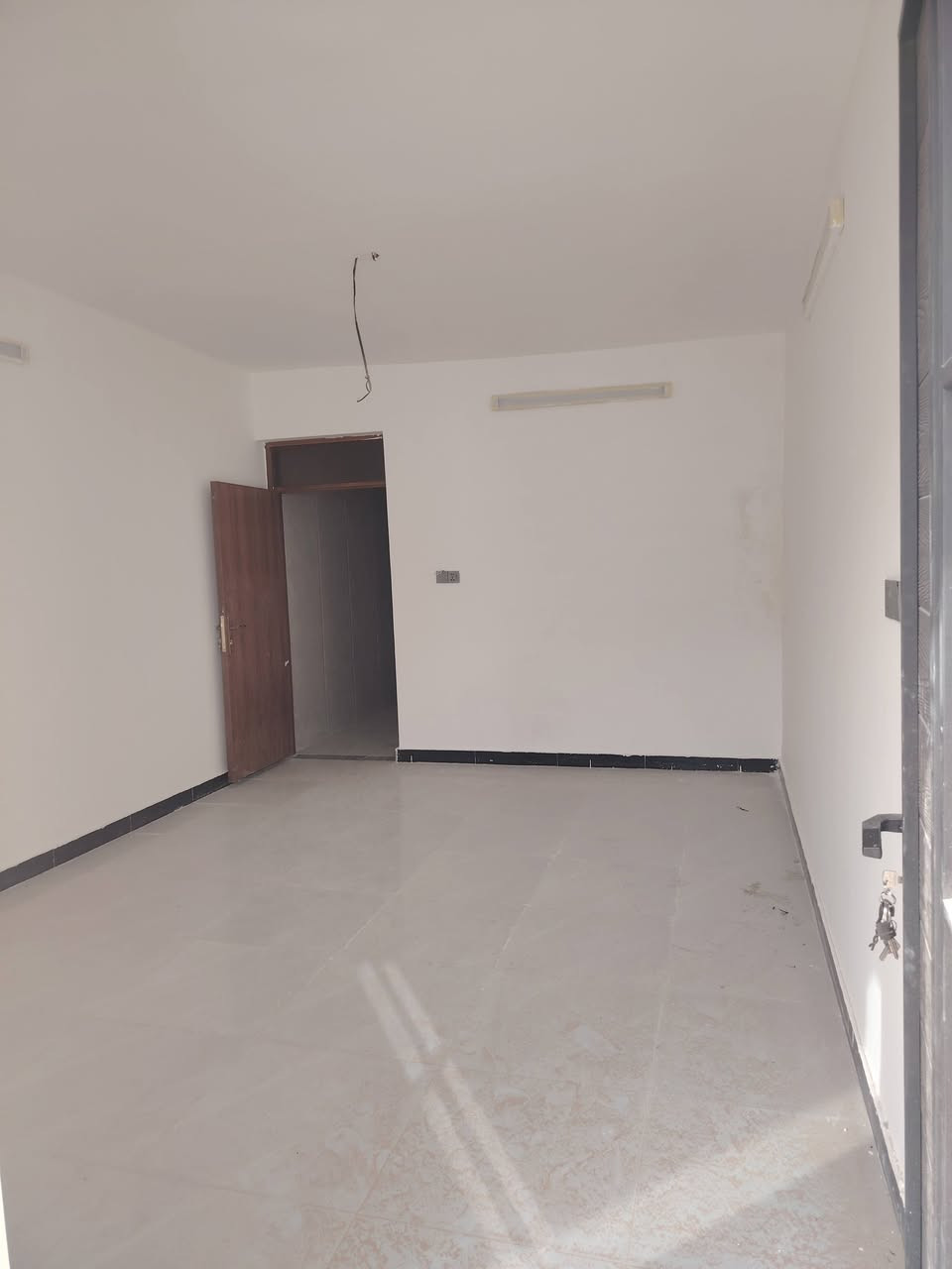 🏠 دور سكنية  للبيع (عدد 2) 🏠
الموقع: بغداد - حي التراث - محلة 300
​المساحة: 100 متر مربع لكل دار (بناء متكامل الخدمات)
​📌 تفاصيل وتصميم الدار:
​الطابق الأرضي: استقبال واسع + مطبخ + غرفة نوم + مجموعات صحية.
​الطابق الأول: غرفتين نوم + مجموعات صحية.
​الخدمات: كاملة وجاهزة للسكن فوراً.
​📞 للاستفسار والمعاينة، يرجى الاتصال على الرقم: [***********
***********
واتساب متوفر ]
