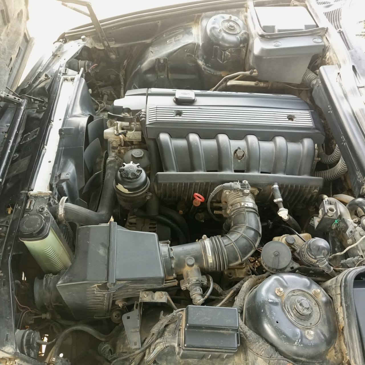 سلام عليكم للبيع 535 موديل 92 بيه مكينه وكير صقر كفاله سياره رقم  انبار سنويه ساقطه تبرير تدفئه كله شغال سياره خي من الله مكاني بغداد المحموديه سعر 50 وبيه مجال ***********
