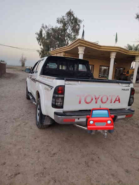 سياره هايلوكس 2014 فورويل كفاله عامه سنويه باسمي  تحويل مباشر كيرعادي رقم شمالي السعر 215وبيه مجال  الاستفسار  اتصل على هذه الرقم ***********
