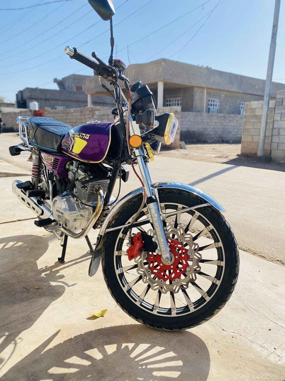 السلام عليكم دراجه للبيع مديل 25دراجه كامله المكان صلاح الدين قضاء الضلوعيه قريه الامين السعر التواصل عله الرقم أو عل واتساب ما متواجد خاص  الرقم ***********
