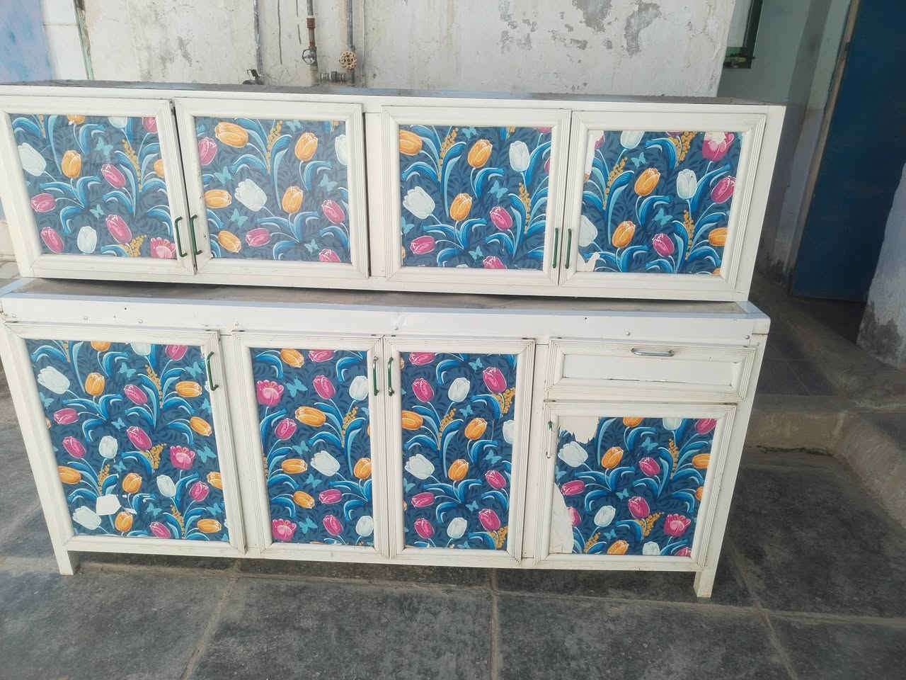 كاونتر مترتين نضيف اسعر 125 عنوان شطره حي زهور قرب ملعب الحاوي ***********
